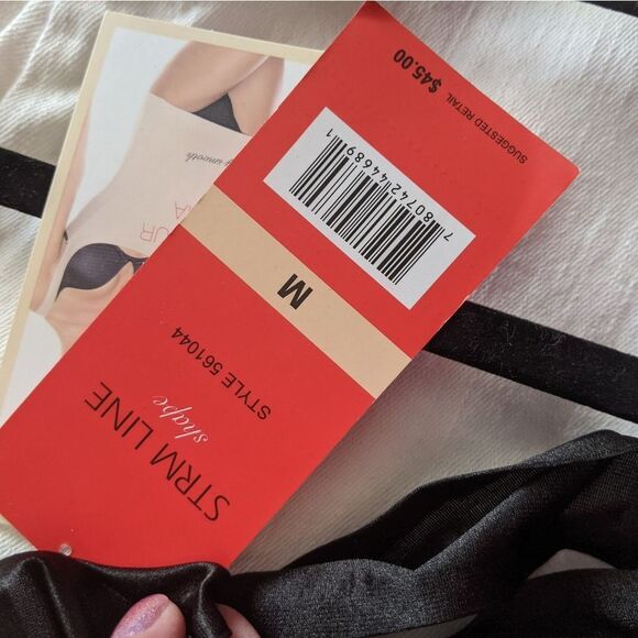 Strm Line shapewear M NWT - Picture 3 of 4